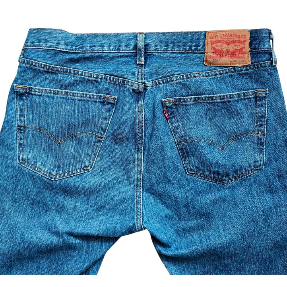 Levi's 501 Original Fit Button Fly Men's Denim Jeans Straight Leg Blue Sz 35X34 - Picture 3 of 9